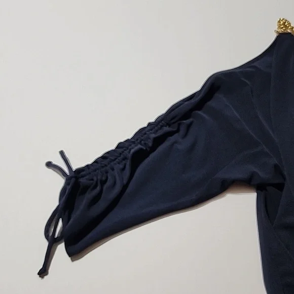 Michael Kors Cold Shoulder With Gold Chain Strap. 3/4 Sleeves. Size L - Picture 14 of 14